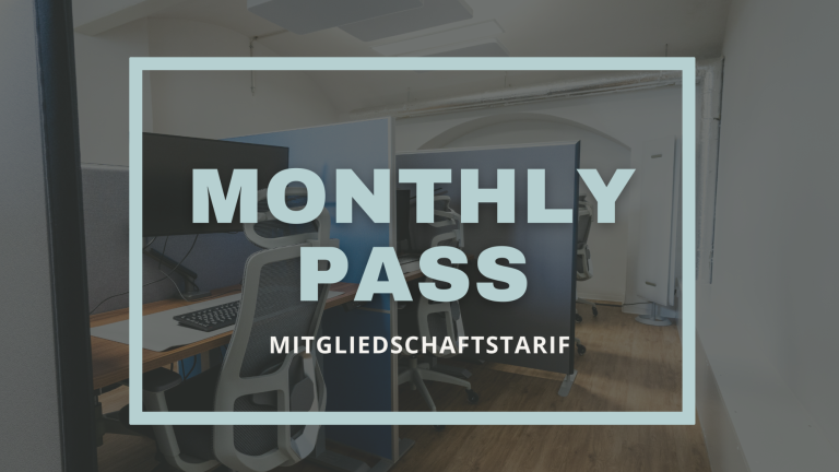 Der Tarif für Stammgäste Bild mit Monthly Pass. Ein moderner ergonomischer Arbeitsplatz im Hintergrund.